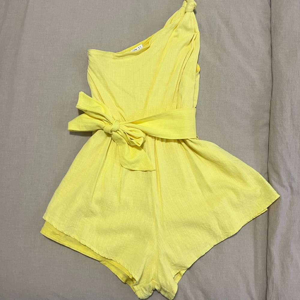 One shoulder romper